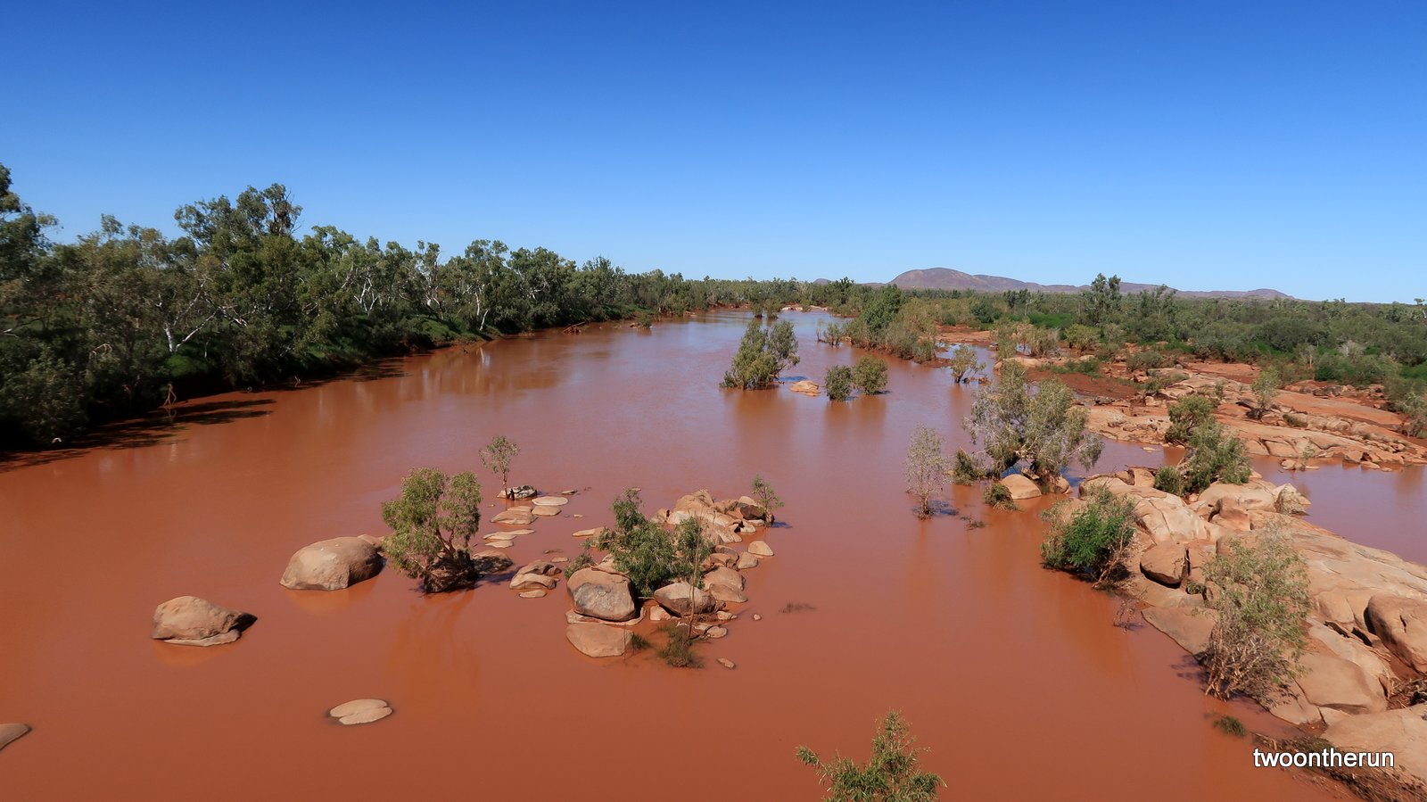 River Crossing in Richtung Norden